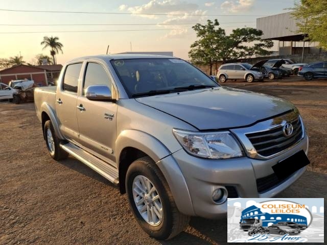 TOYOTA HILUX CD 2015 