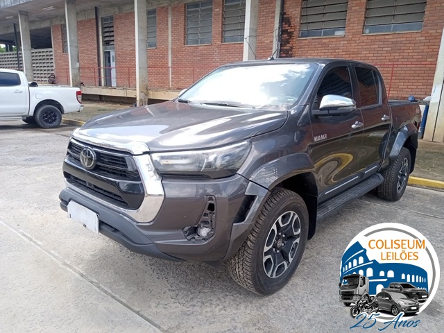 TOYOTA HILUX CD SRX AT 2.8 4X4RD ANO 2023/2024